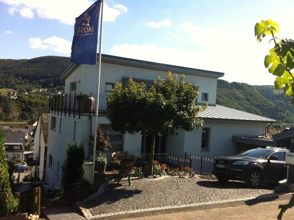 Weingut-Aparthotel Olinger Mehring  Exterior foto